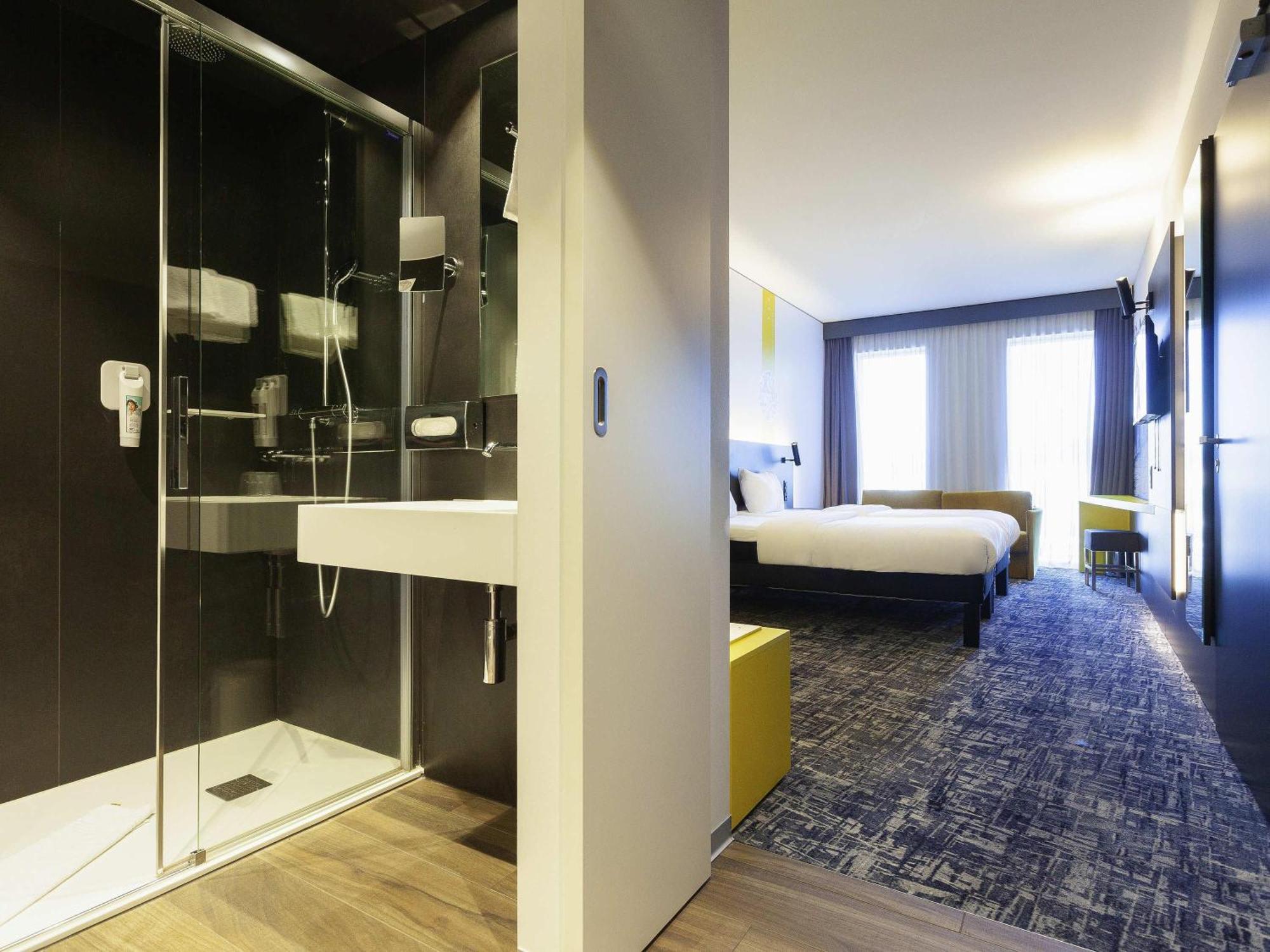 Standard Twin Room Sofa