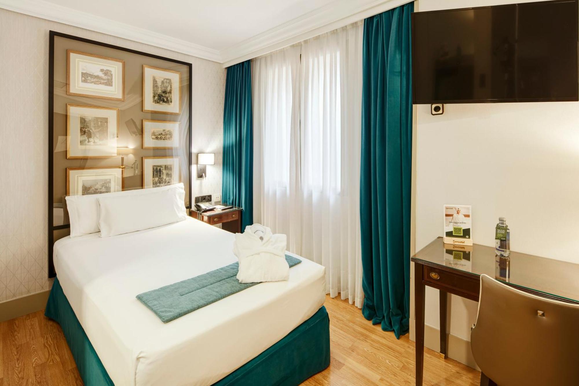 Single Interior Room