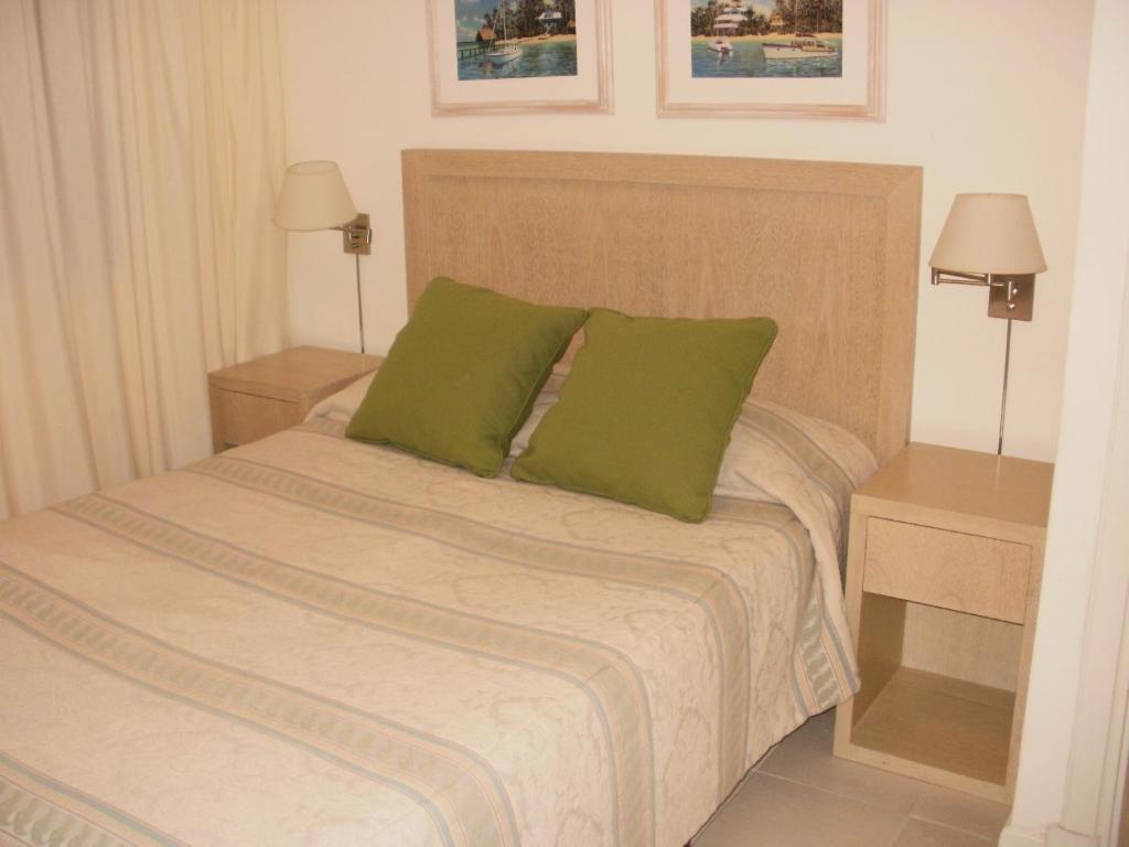 Two-Bedroom Apartment (30mts from hotel)