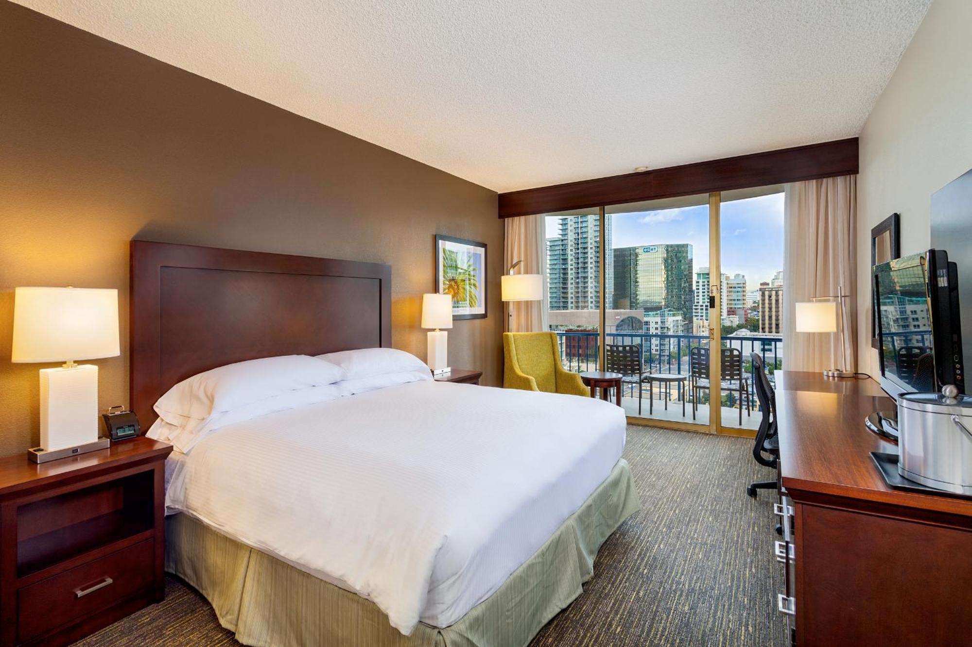 Chambre Supérieure avec 1 Lit King-Size - Non-Fumeurs - Vue sur Toits de la Ville