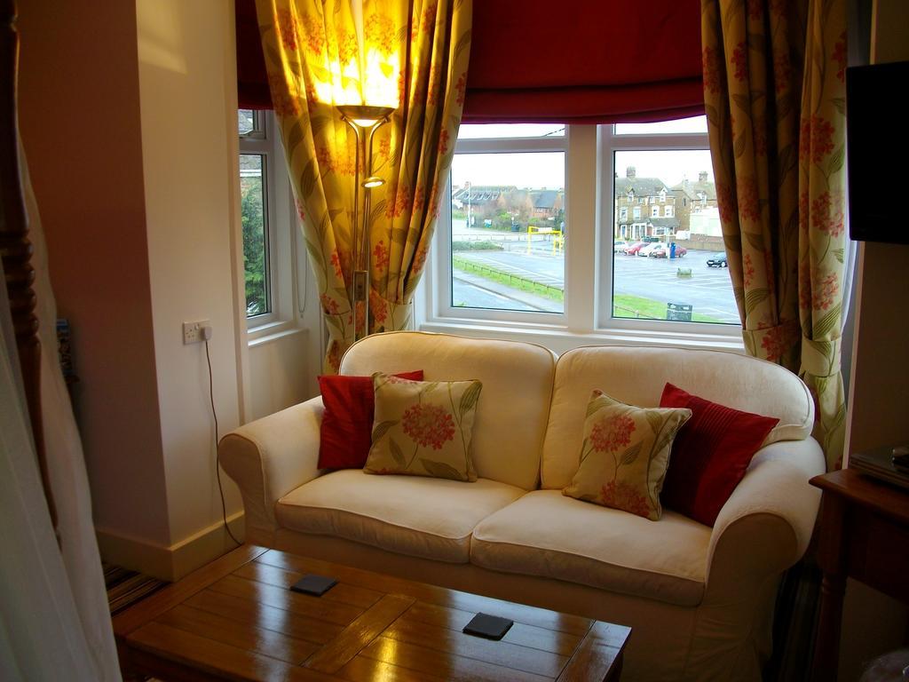 Deluxe Double Room with Bath,215760161:JPEG