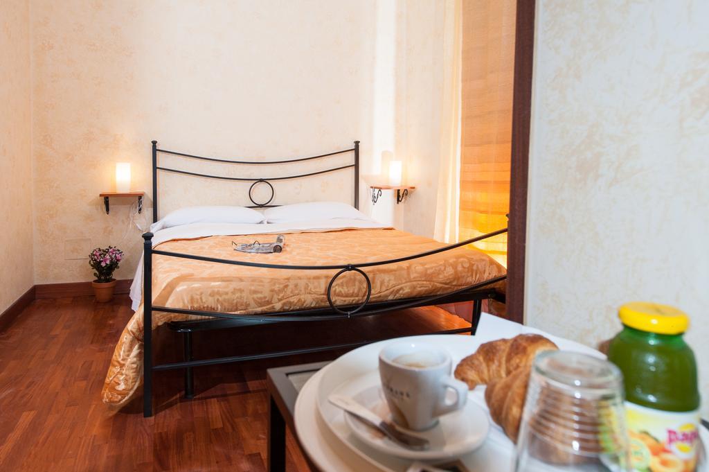 Double Room Private Bathroom