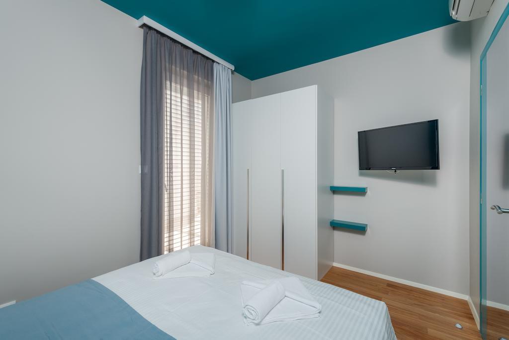 One-Bedroom Apartment Balcony Sea View