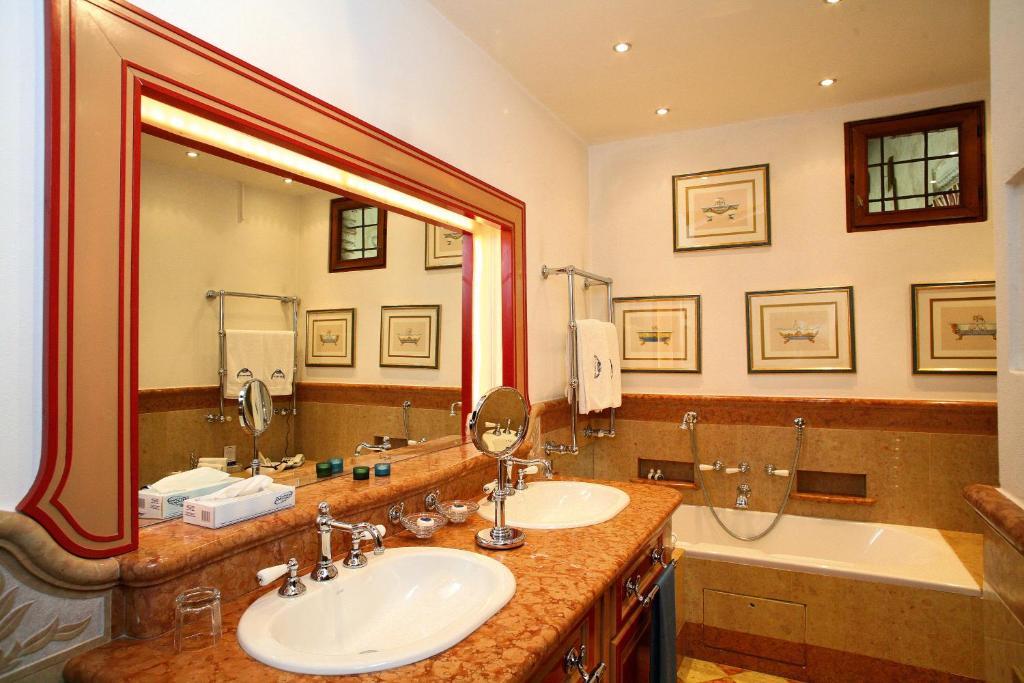 Suite Deluxe con Vista Lago