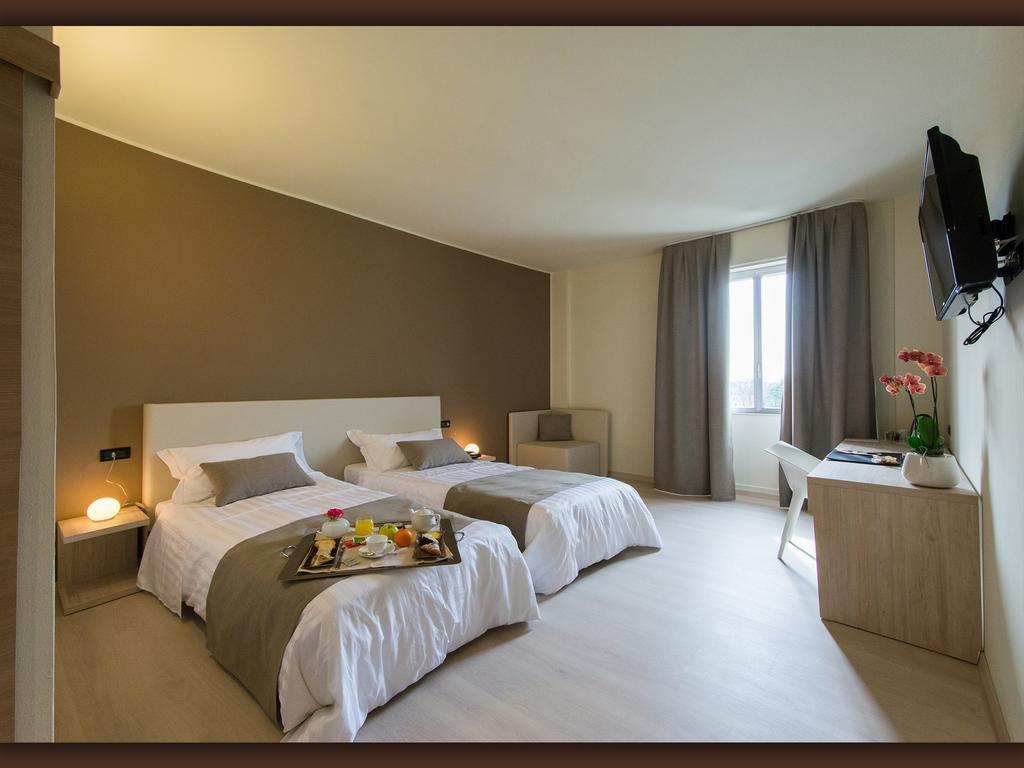 Superior Double or Twin Room,378949405:JPEG