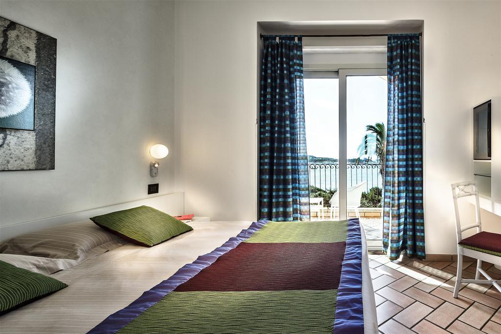 Deluxe Tweepersoonskamer met 1 of 2 Bedden en Uitzicht op Zee
