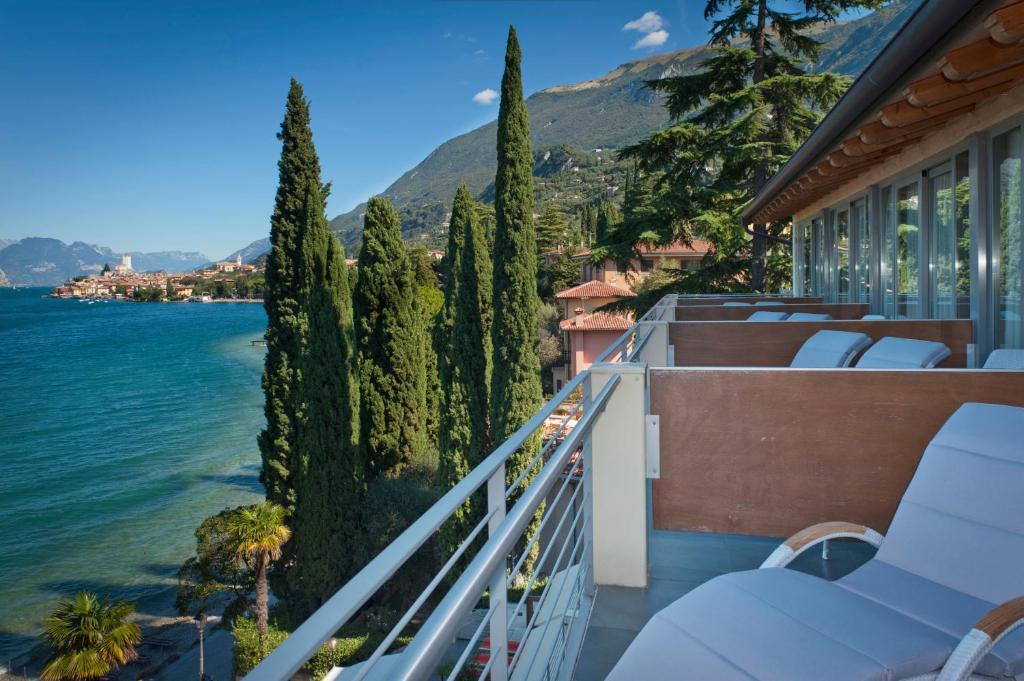 Superior Double Room Balcony Lake View