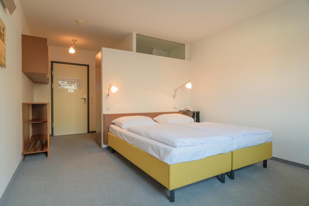 Twin Room,715024393:JPEG