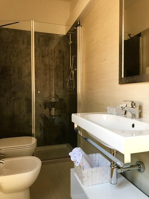 Standard Double or Twin Room,393988086:JPEG