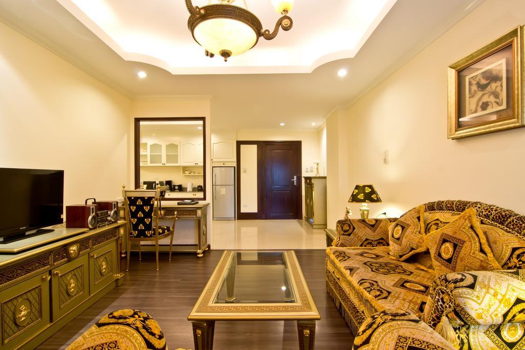 Versace Suite