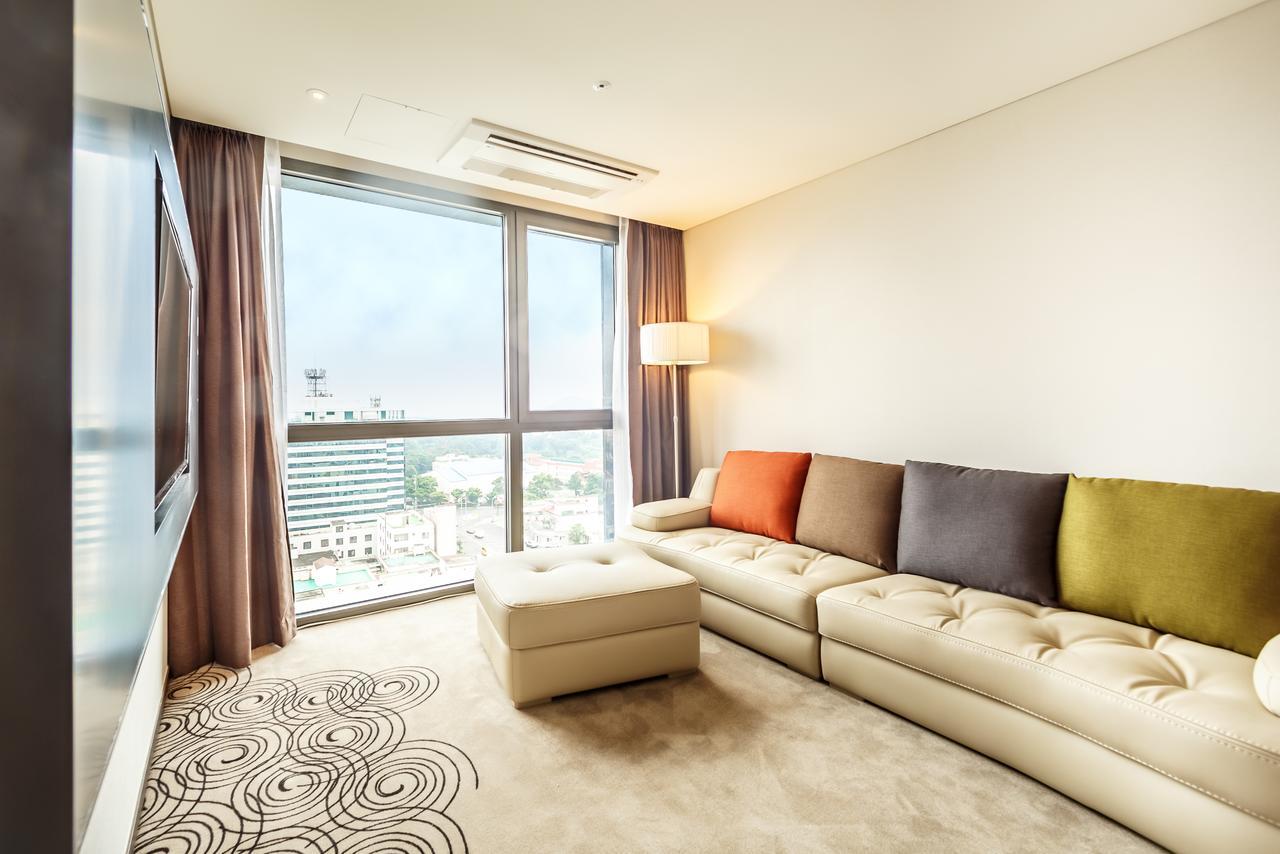 Royal Suite with City View