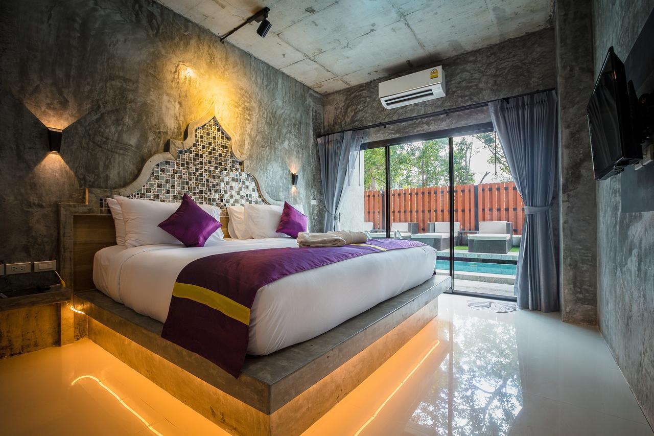 Deluxe Double or Twin Room Pool Access