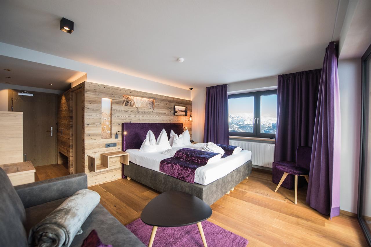 Deluxe Double Room with Bath,1030555681:JPEG
