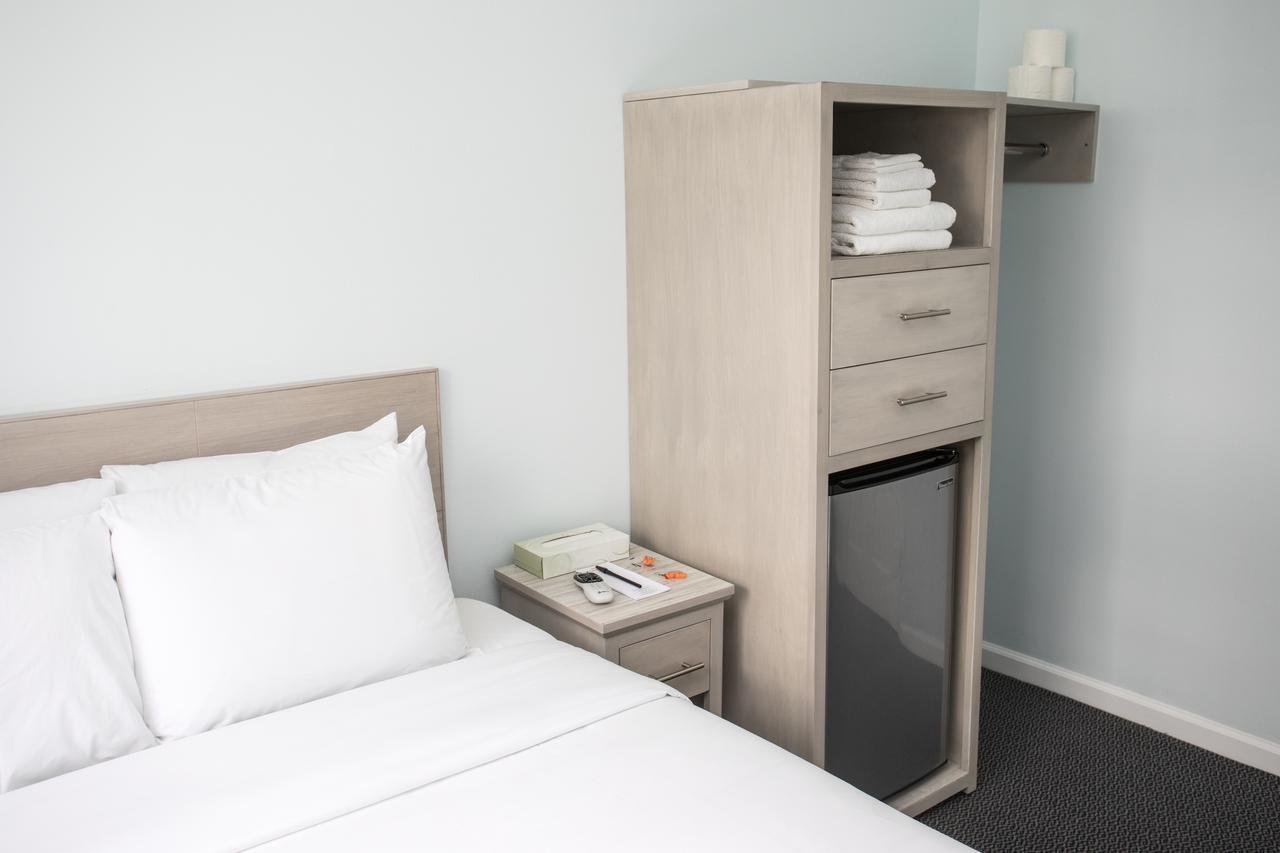 Queen Room with Private Bathroom,559118406:JPEG