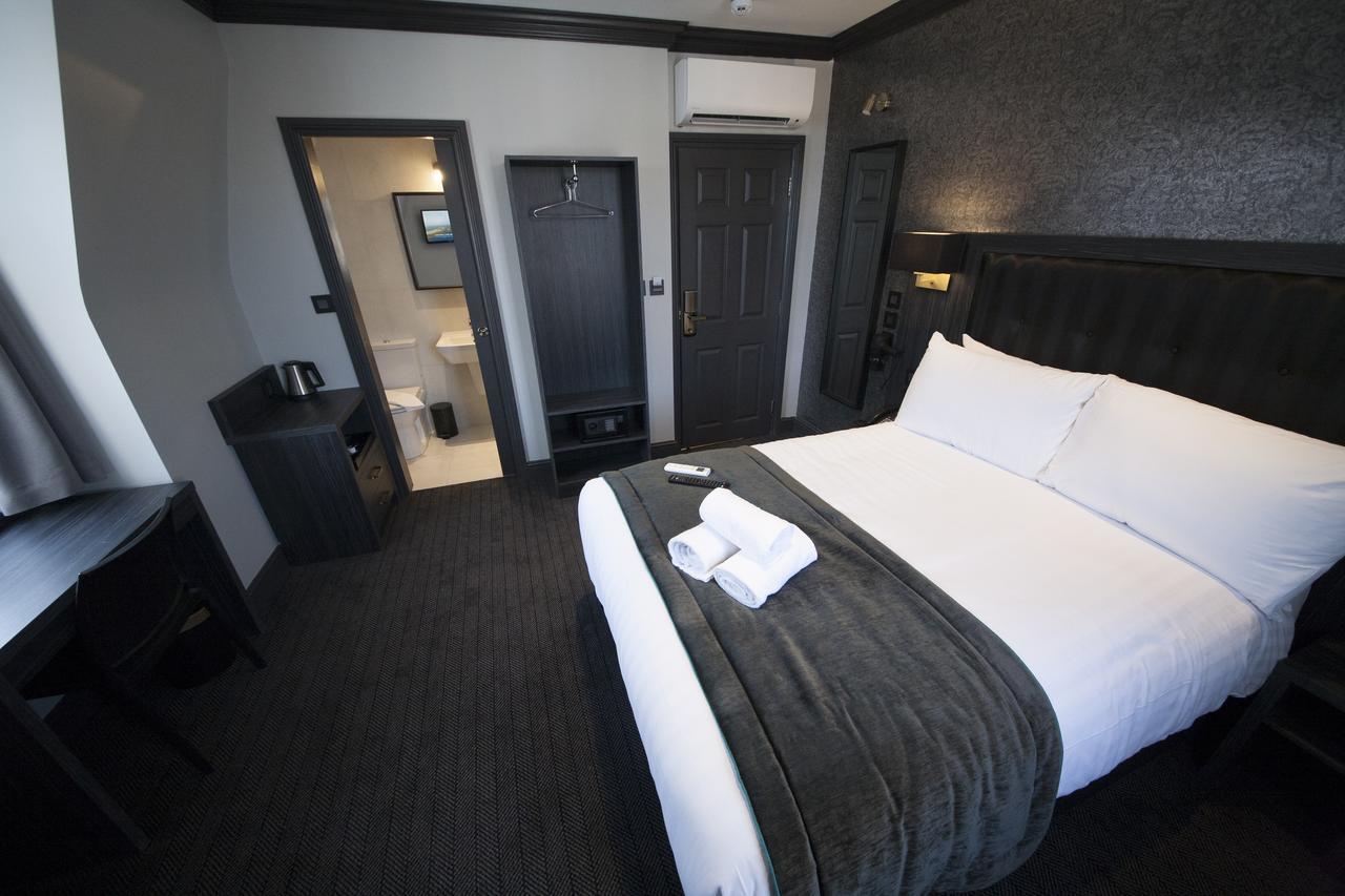 Deluxe Double Room,587926923:JPEG
