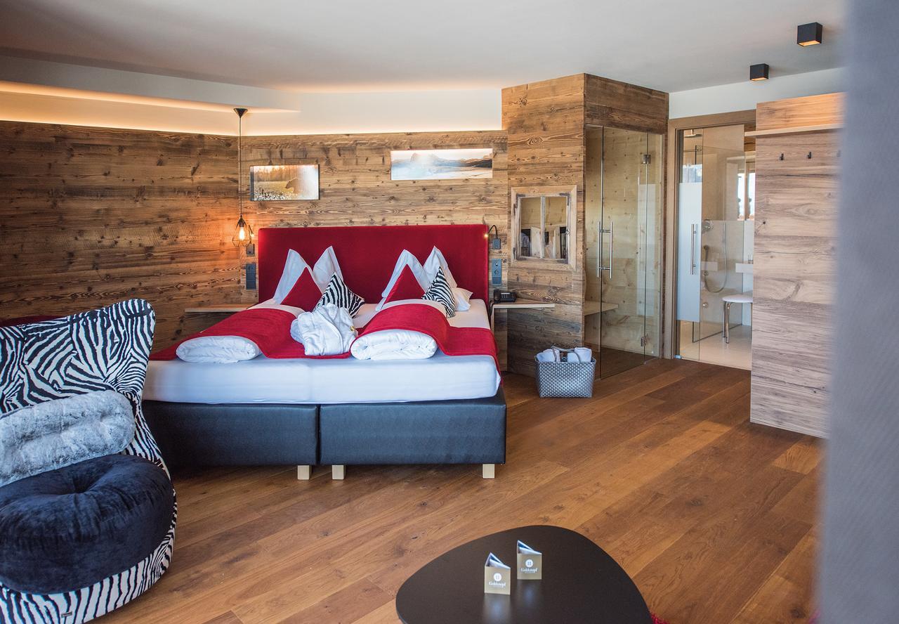 Suite with Sauna,535192788:JPEG
