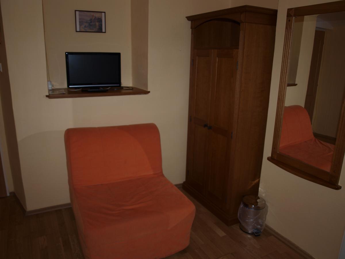 Single Room,830158250:JPEG