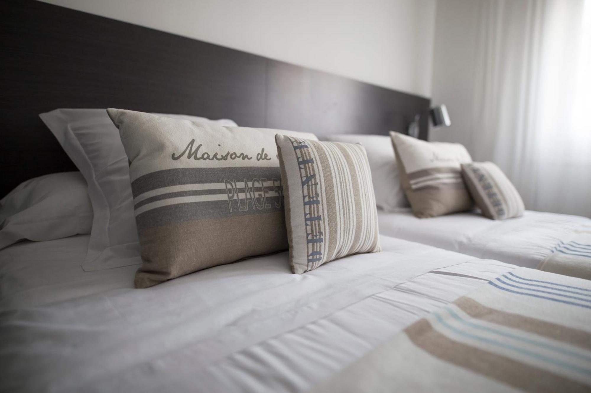Interior Economy Twin Room
