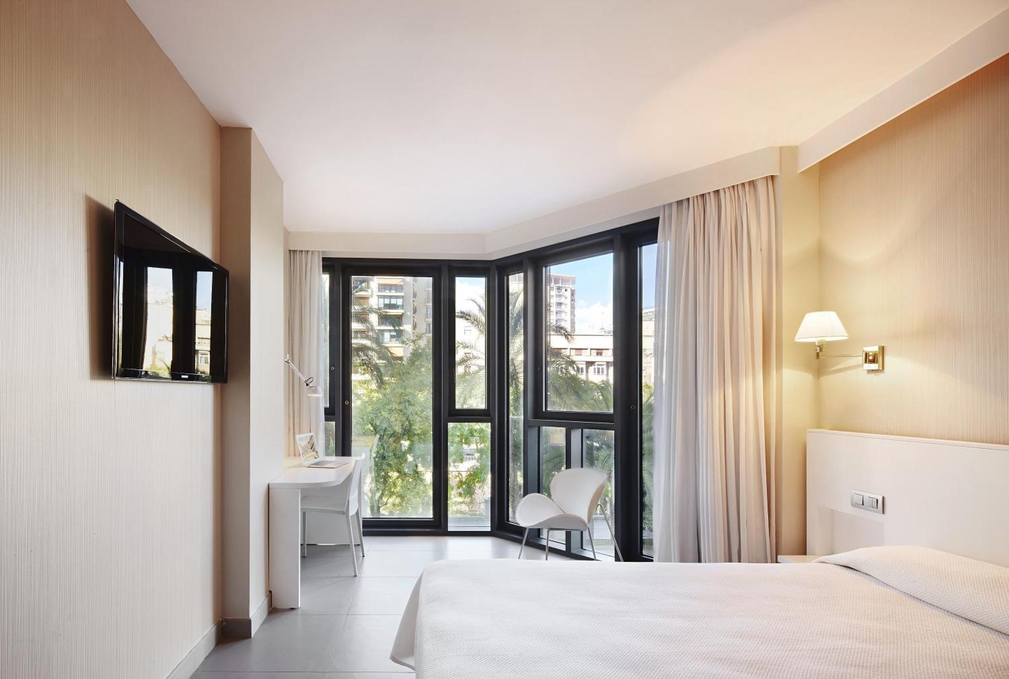 Doppel- oder Zweibettzimmer mit Blick auf den Paseo Mallorca
