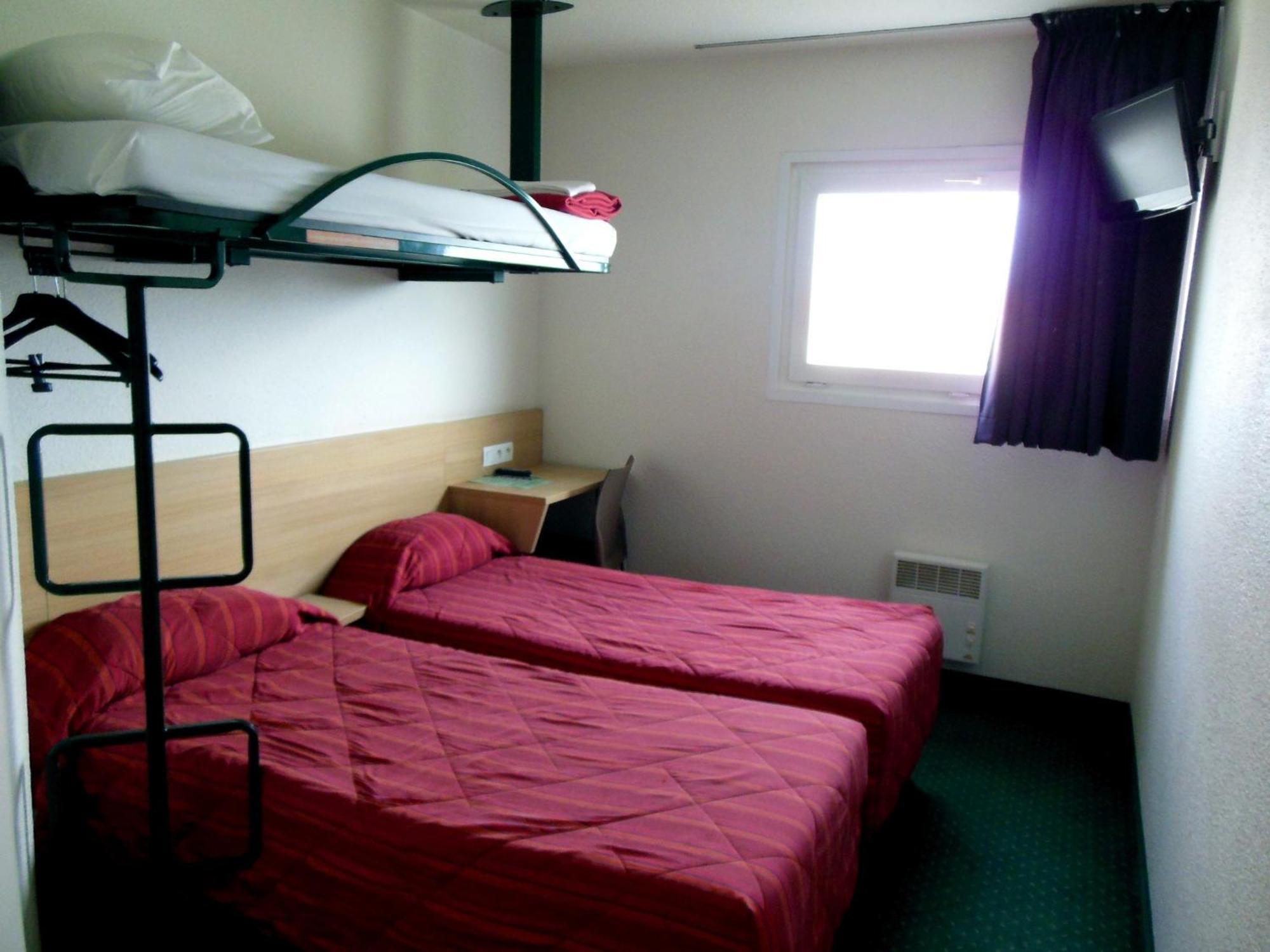 Standard Twin Room - Smoking,699206418:JPEG