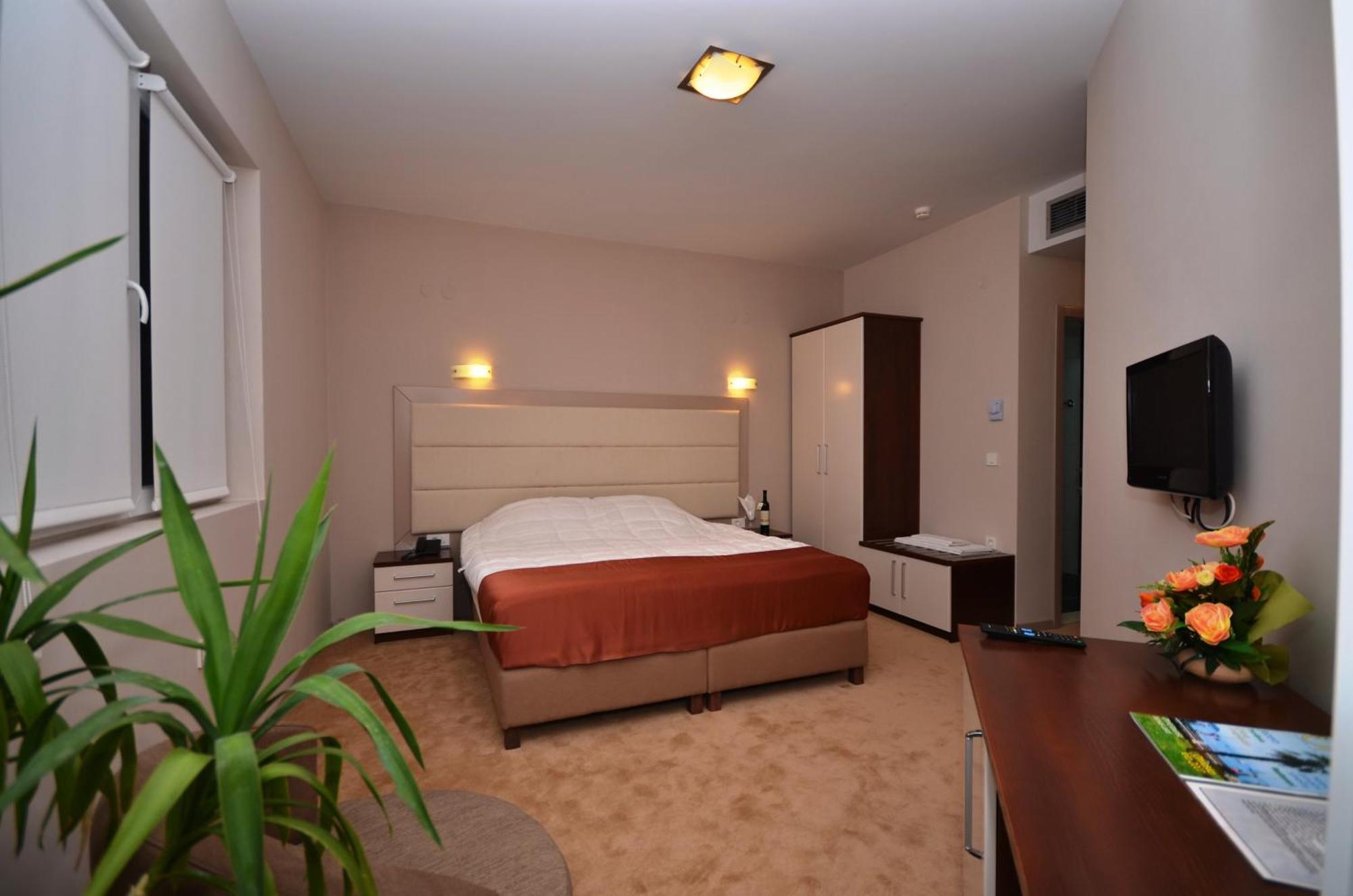 Double Room,46994074:JPEG