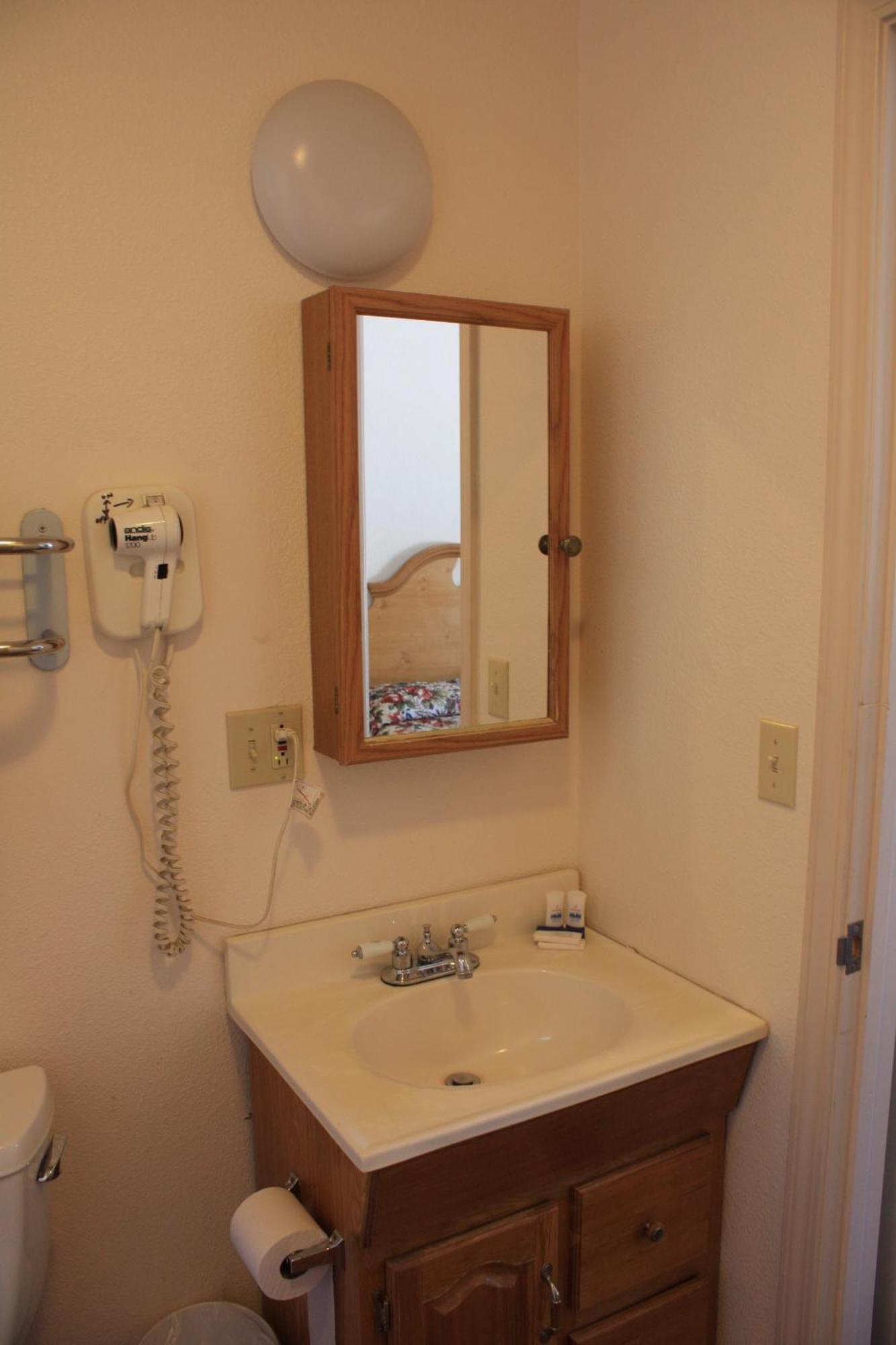 Queen Room,706463098:JPEG