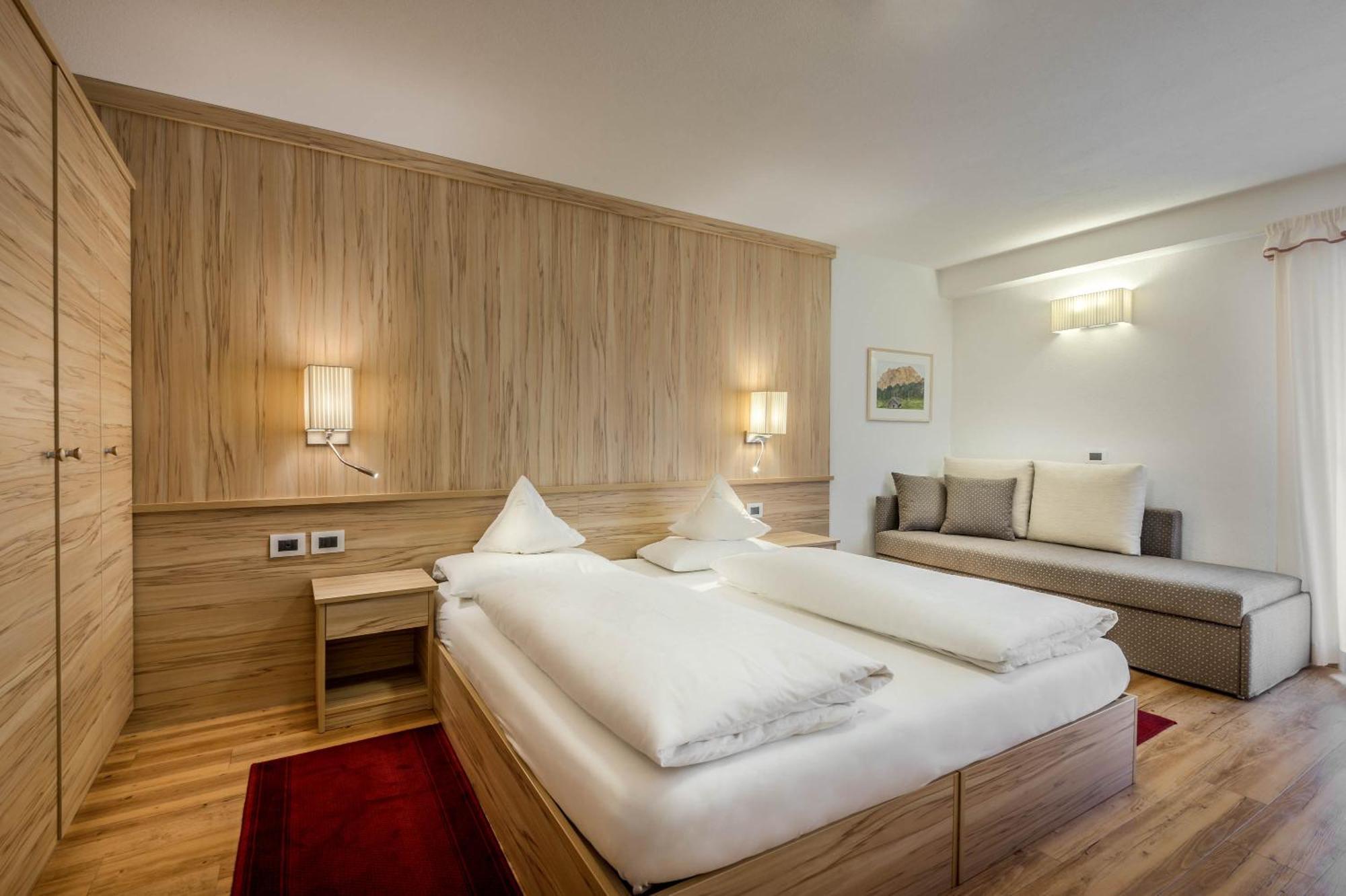 Double or Twin Room Balcony