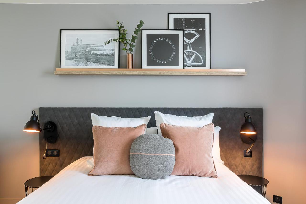 Family Room with One Double Bed and One Single Bed,1739518029:JPEG