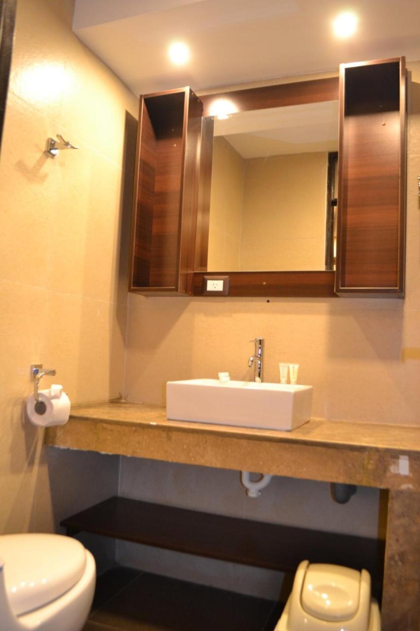 Quarto Duplo Comfort com 2 Camas de Casal
