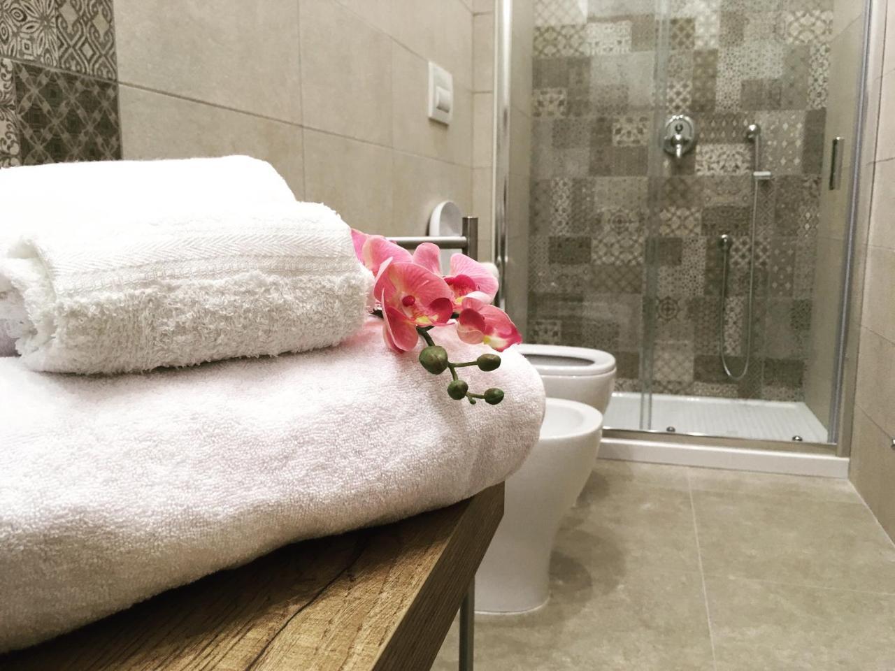 Double or Twin Room Private Bathroom