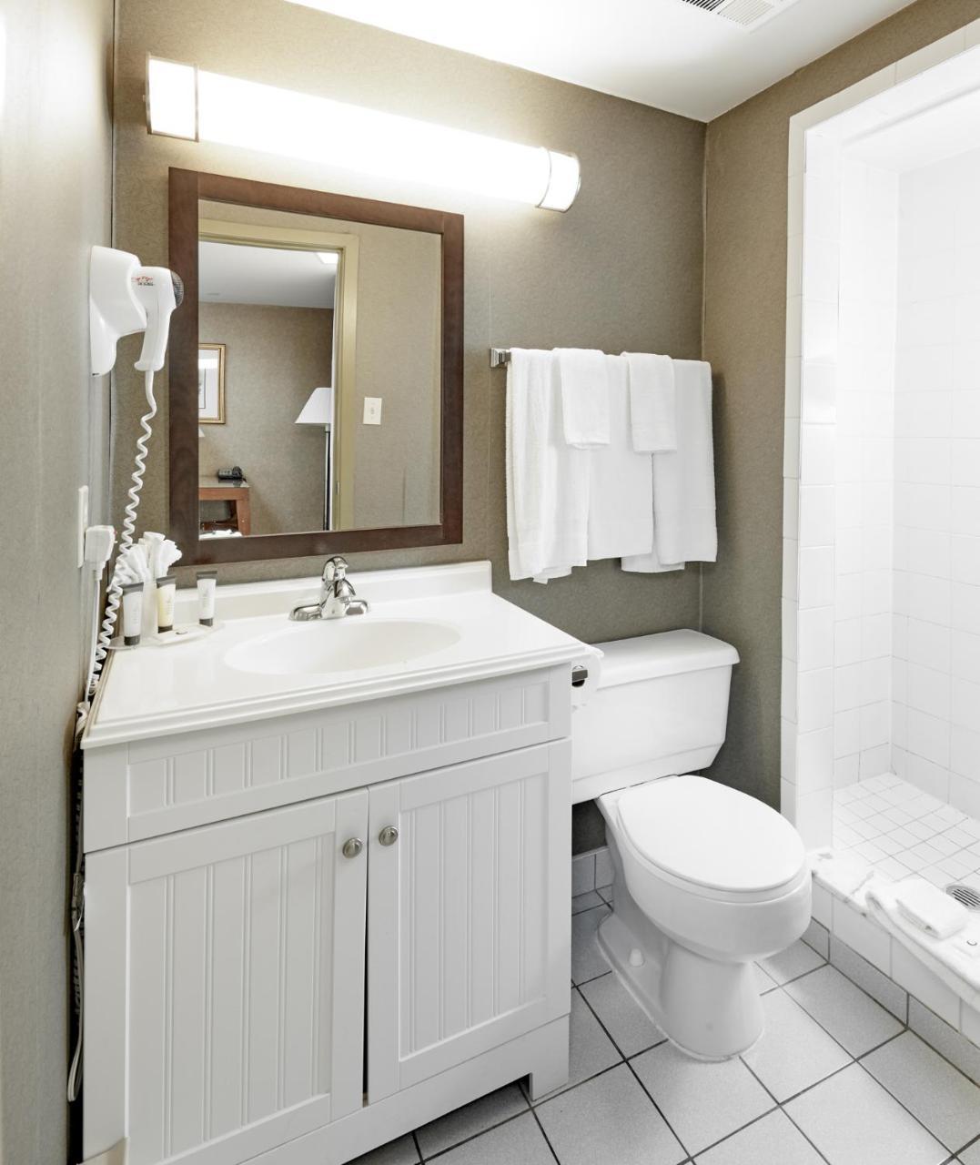 Motel Room King Jacuzzi Suite Exterior Entrance