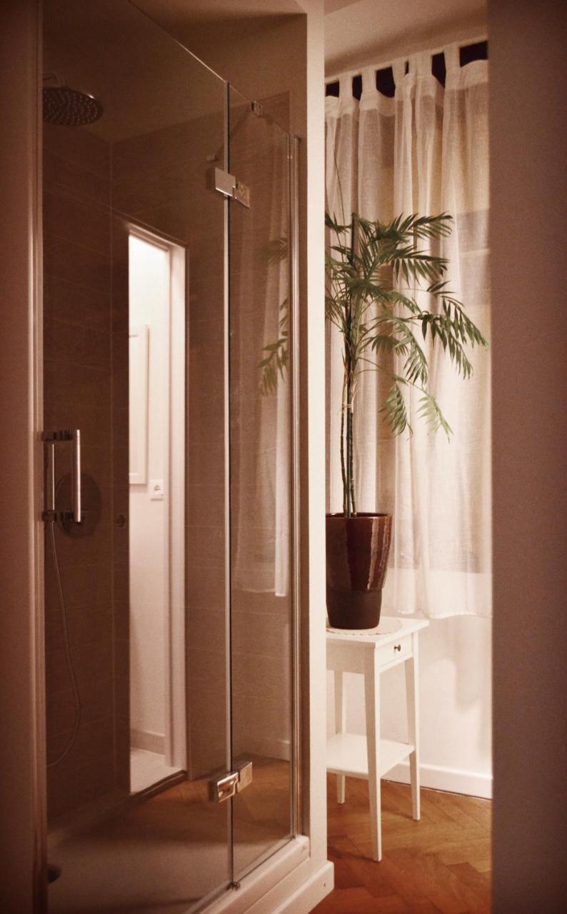 Single Room Bathroom