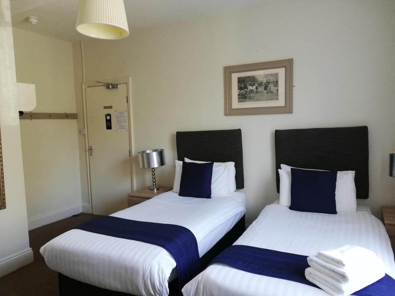 Twin Room,776119783:JPEG