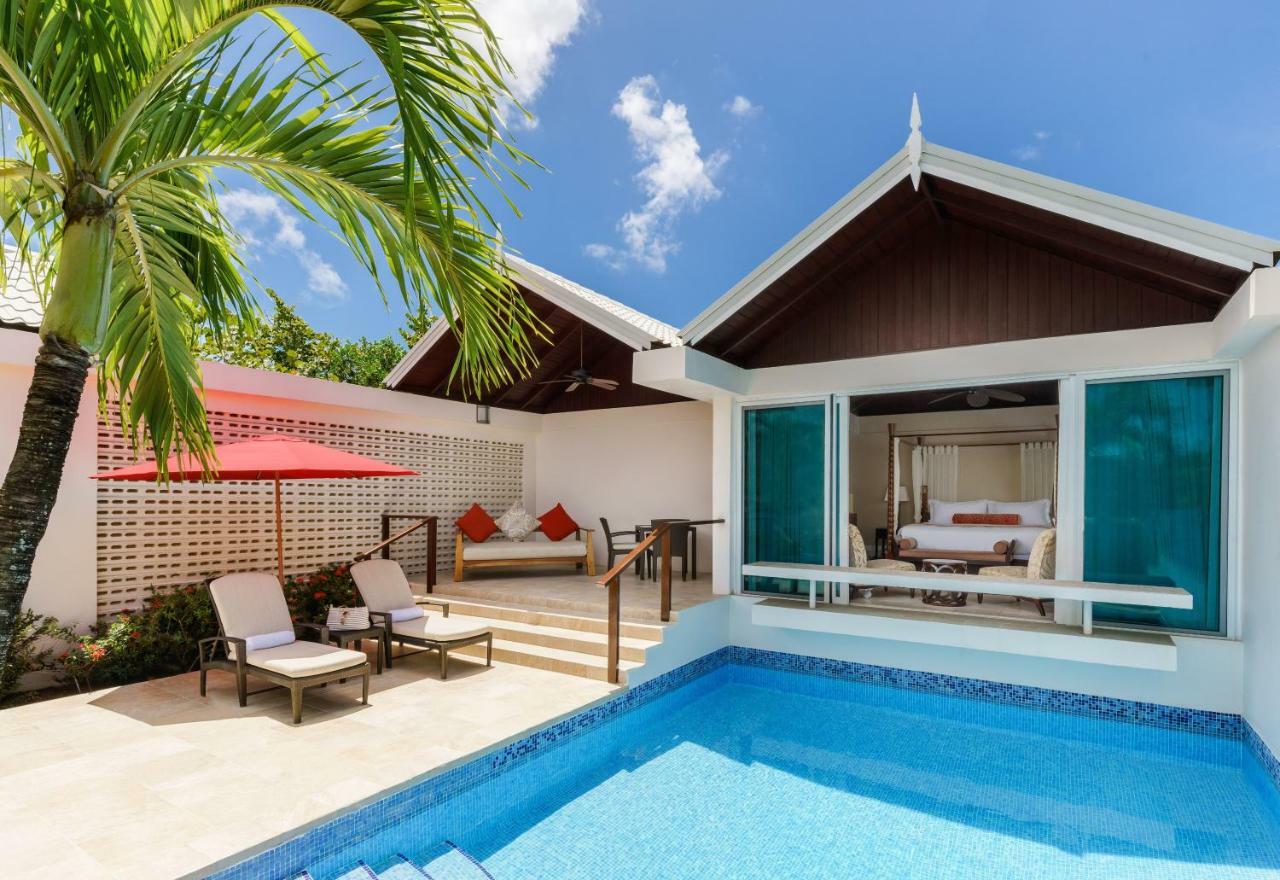 Luxury Almond Pool Suite,835369616:JPEG