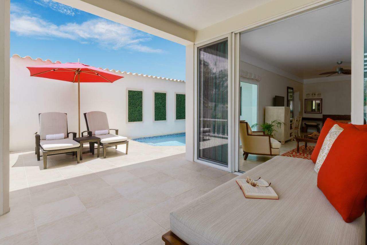 Anthurium Pool Suite,835369154:JPEG