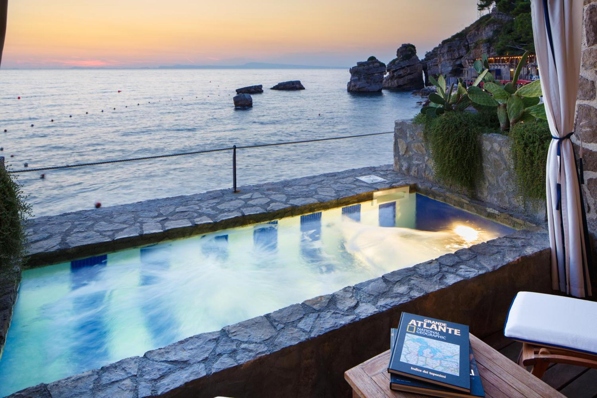 Paradise Room with Private Pool,943015888:JPEG