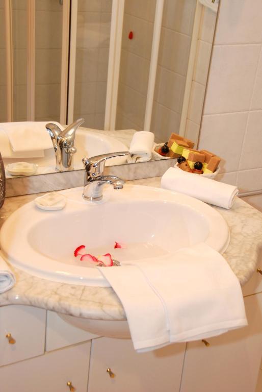 Single Room,917242210:JPEG