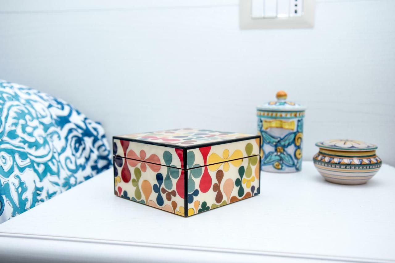 Holiday Home,857254271:JPEG