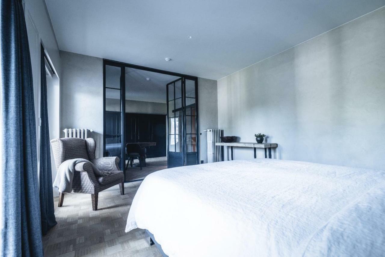 King Suite Bathtub