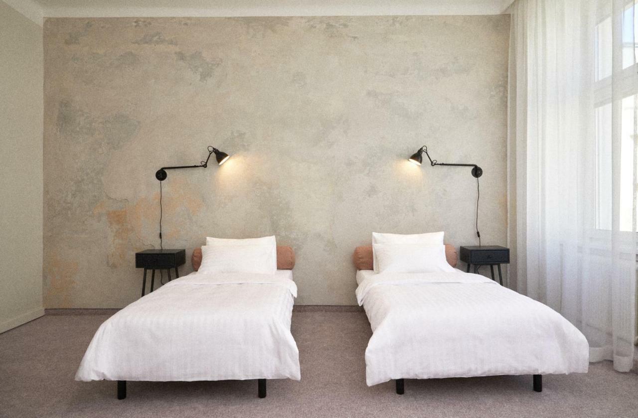 Studio with Sofa Bed,910573411:JPEG