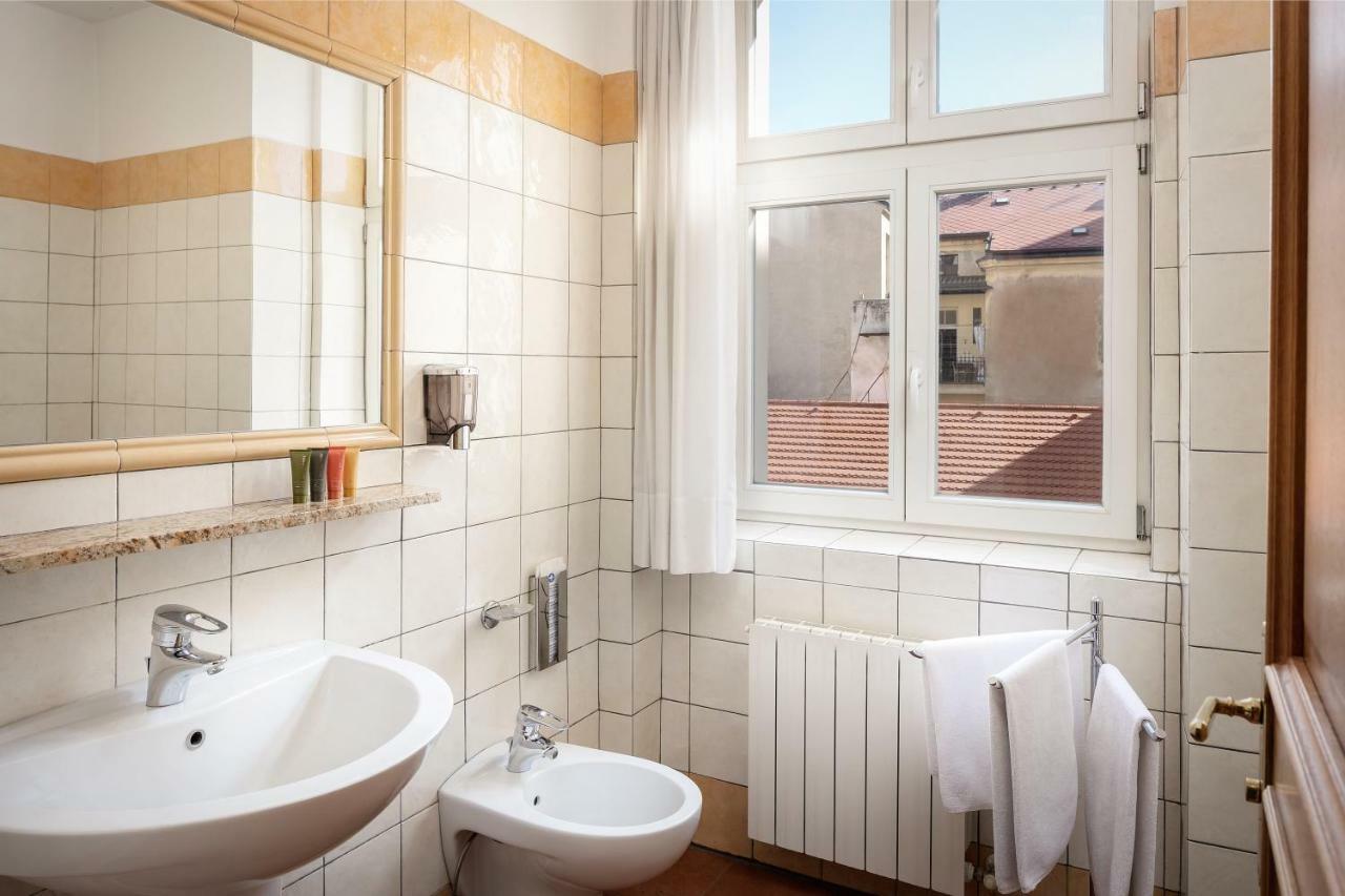 Triple Room,1586821785:JPEG