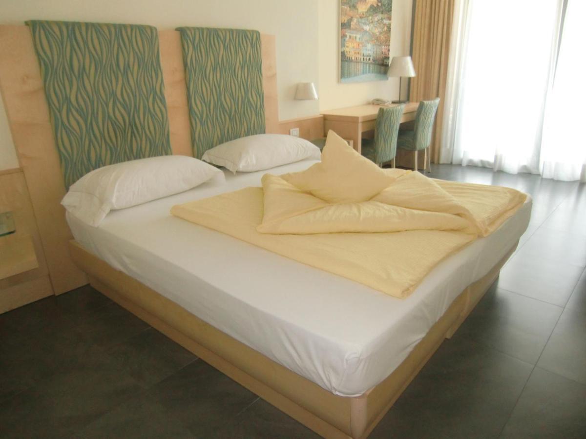 Superior Double Room Balcony Lake View
