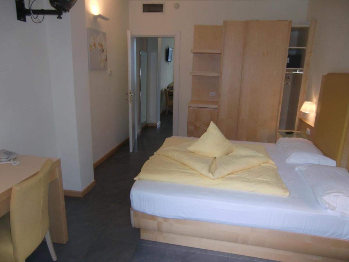 Superior Double Room Balcony Lake View