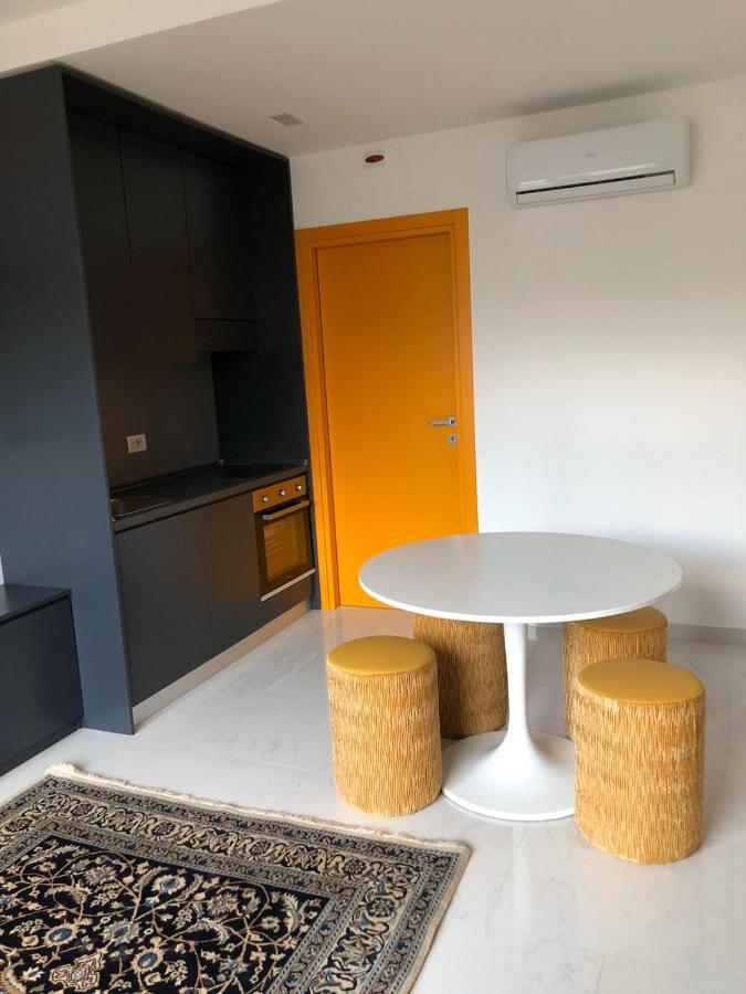 King Room with Roll-In Shower - Disability Access,956289067:JPEG