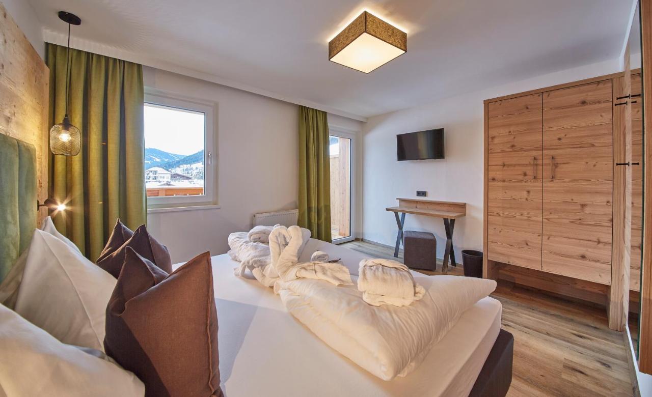 Double Room,957386887:JPEG