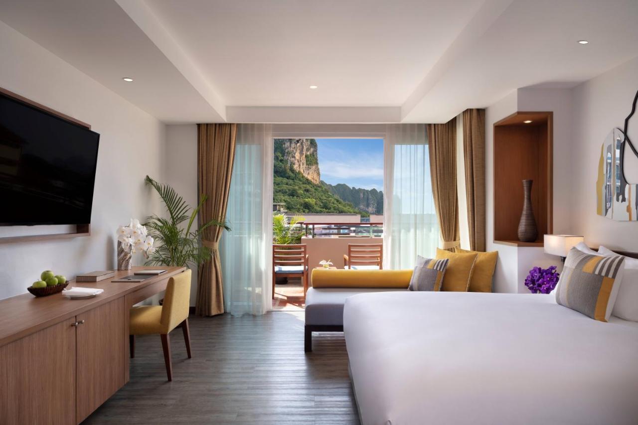 AVANI Superior Room