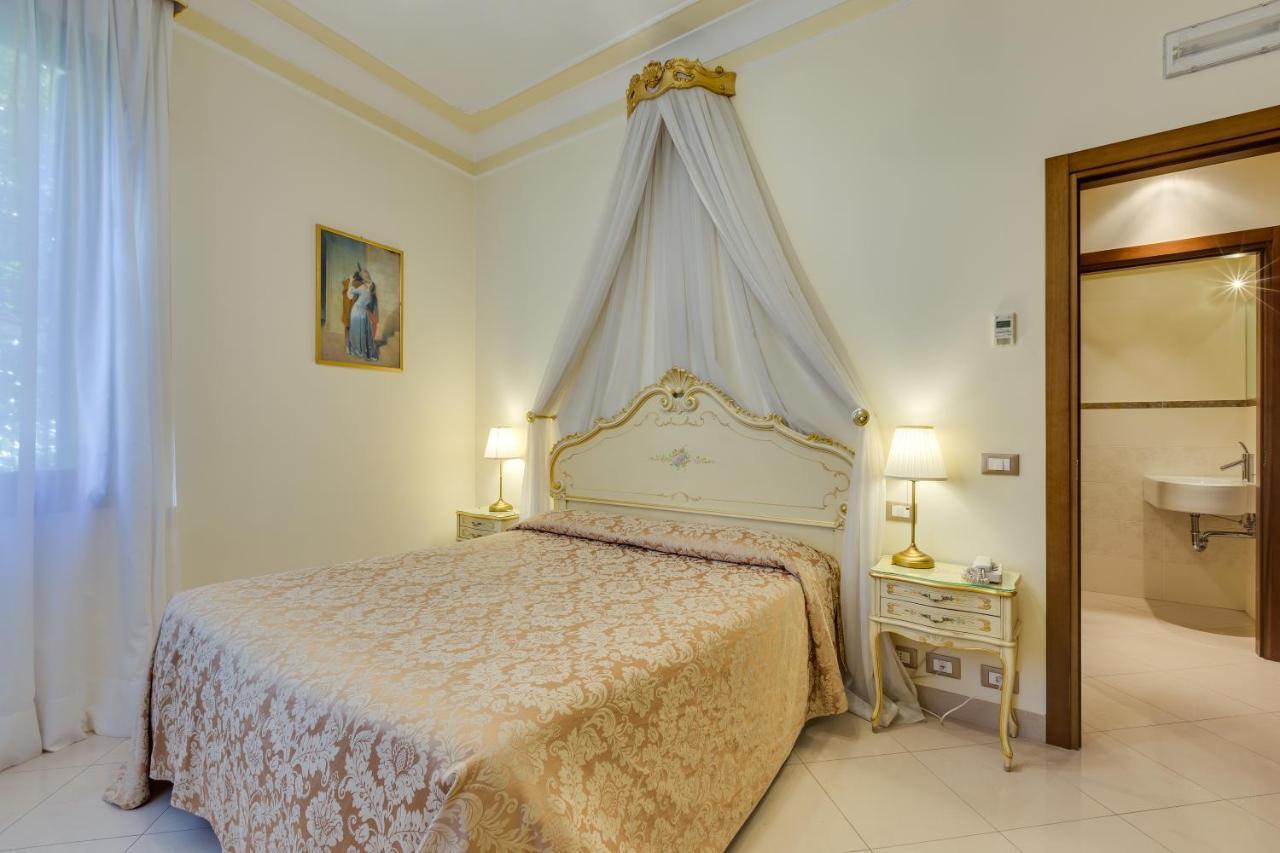 Double or Twin Room,1076876632:JPEG