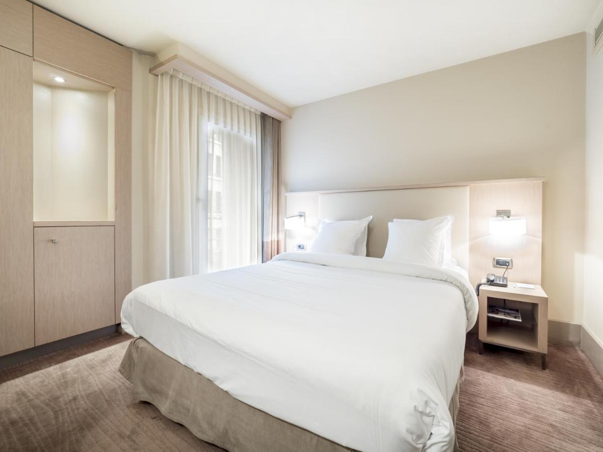 Small Double Room,968609830:JPEG