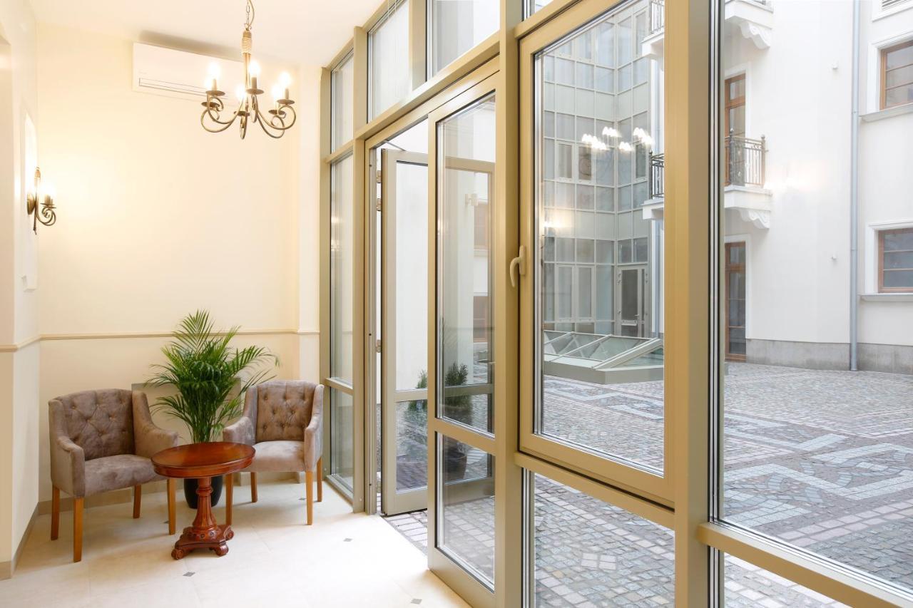 Studio Balcony