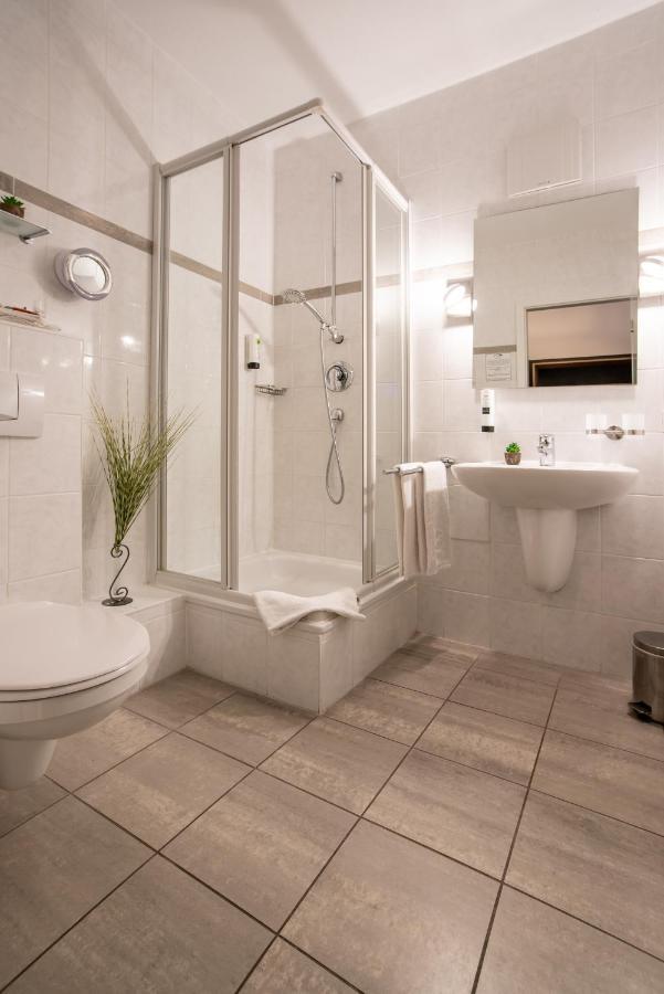 Standard Twin Room,1257685276:JPEG